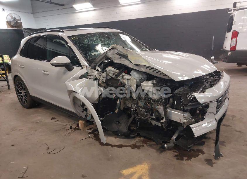 2025 Porsche Cayenne E-HYBRID (VIN WP1AE2AY2SDA16359) main photo