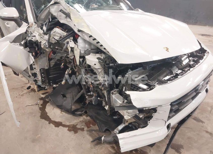 Photo 18 of 2025 Porsche Cayenne E-HYBRID (VIN WP1AE2AY2SDA16359)