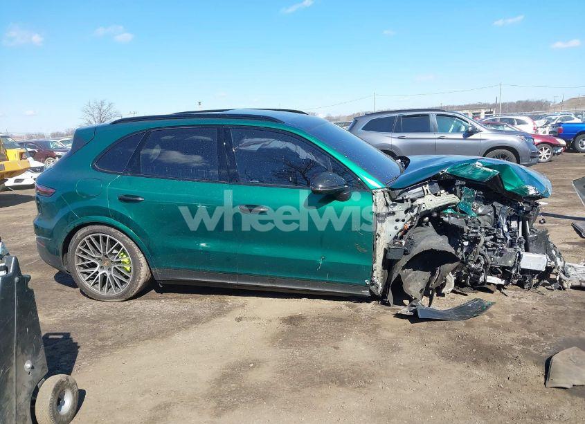 Photo 13 of 2022 Porsche Cayenne E-HYBRID PLATINUM EDITION (VIN WP1AE2AY7NDA26826)