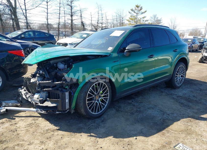 Photo 2 of 2022 Porsche Cayenne E-HYBRID PLATINUM EDITION (VIN WP1AE2AY7NDA26826)