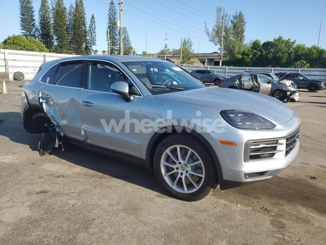 Photo 3 of 2024 PORSCHE CAYENNE E-HYBRID (VIN WP1AE2AY9RDA29409)