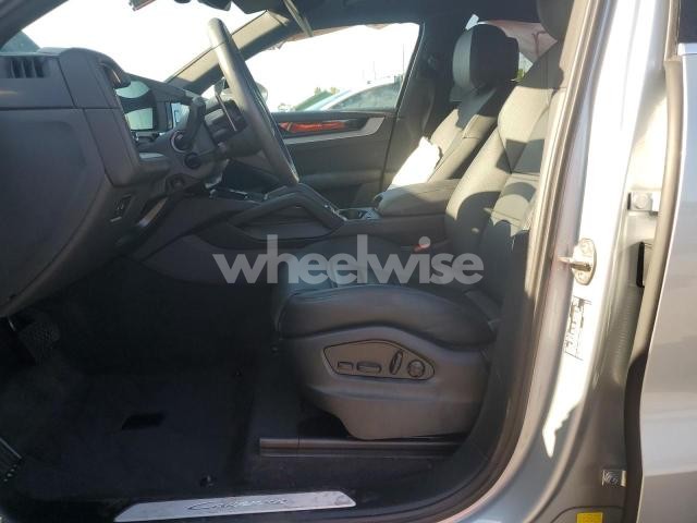 Photo 5 of 2024 PORSCHE CAYENNE E-HYBRID (VIN WP1AE2AY9RDA29409)