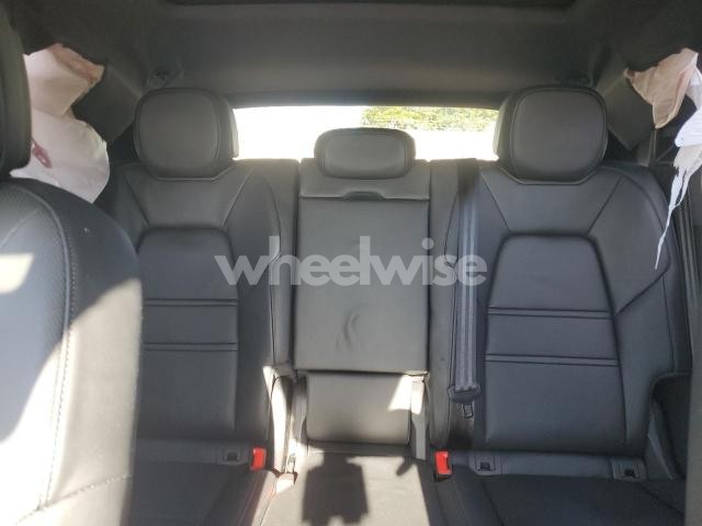 Photo 8 of 2024 PORSCHE CAYENNE E-HYBRID (VIN WP1AE2AY9RDA29409)