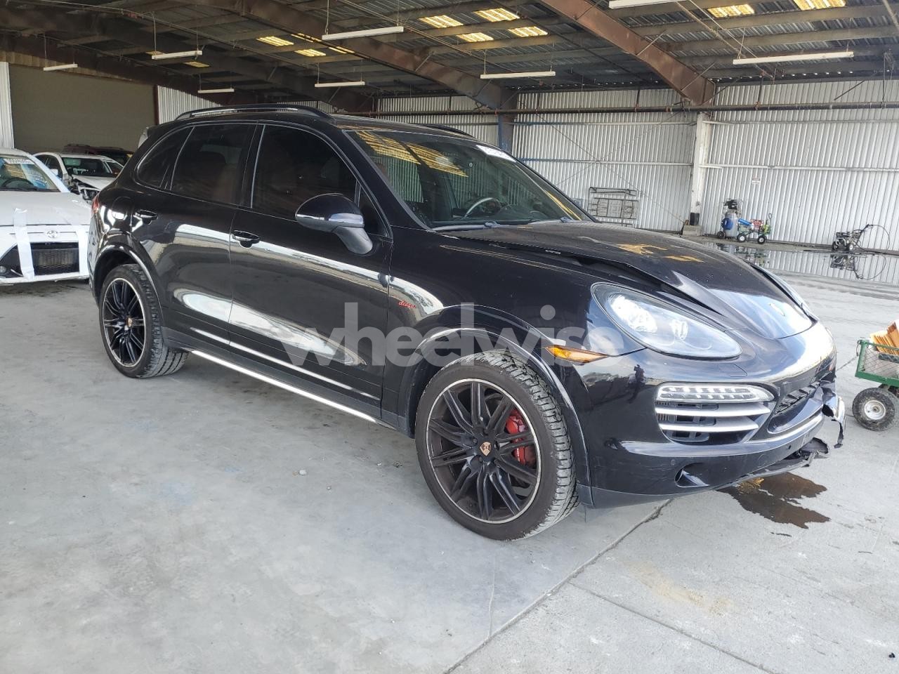 Photo 4 of 2014 PORSCHE CAYENNE N/A (VIN WP1AF2A24ELA43016)