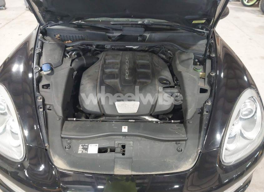 Photo 10 of 2014 Porsche Cayenne DIESEL/DIESEL PLATINUM EDITION (VIN WP1AF2A25ELA45518)