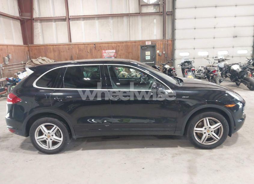 Photo 13 of 2014 Porsche Cayenne DIESEL/DIESEL PLATINUM EDITION (VIN WP1AF2A25ELA45518)