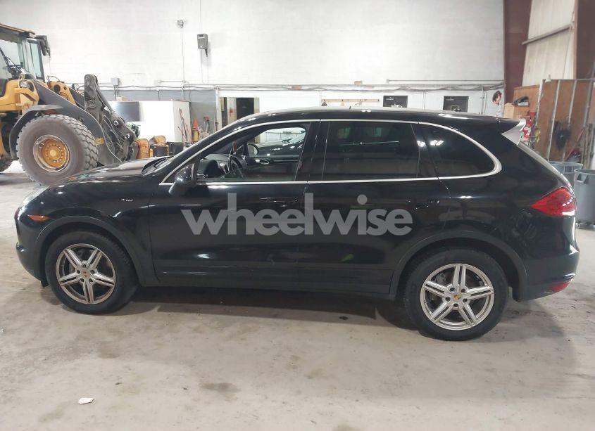 Photo 14 of 2014 Porsche Cayenne DIESEL/DIESEL PLATINUM EDITION (VIN WP1AF2A25ELA45518)