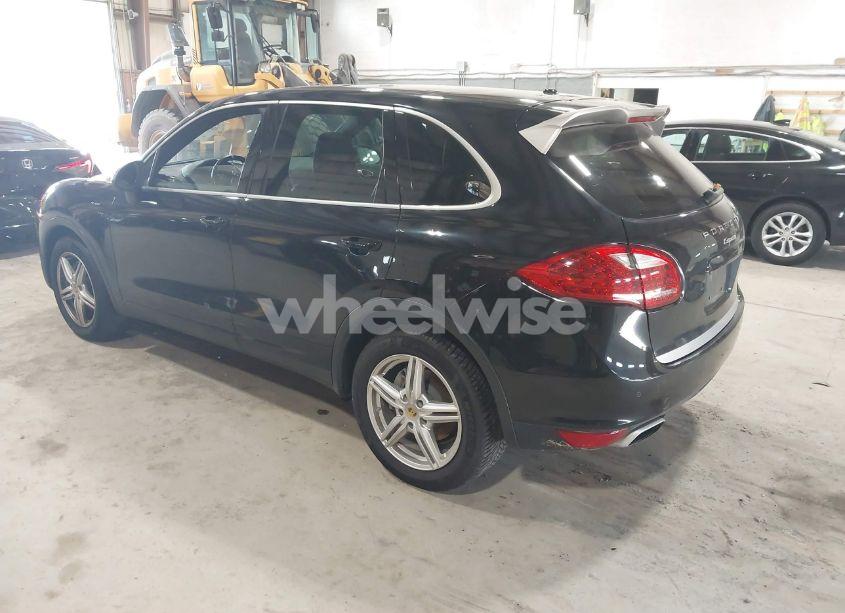 Photo 3 of 2014 Porsche Cayenne DIESEL/DIESEL PLATINUM EDITION (VIN WP1AF2A25ELA45518)