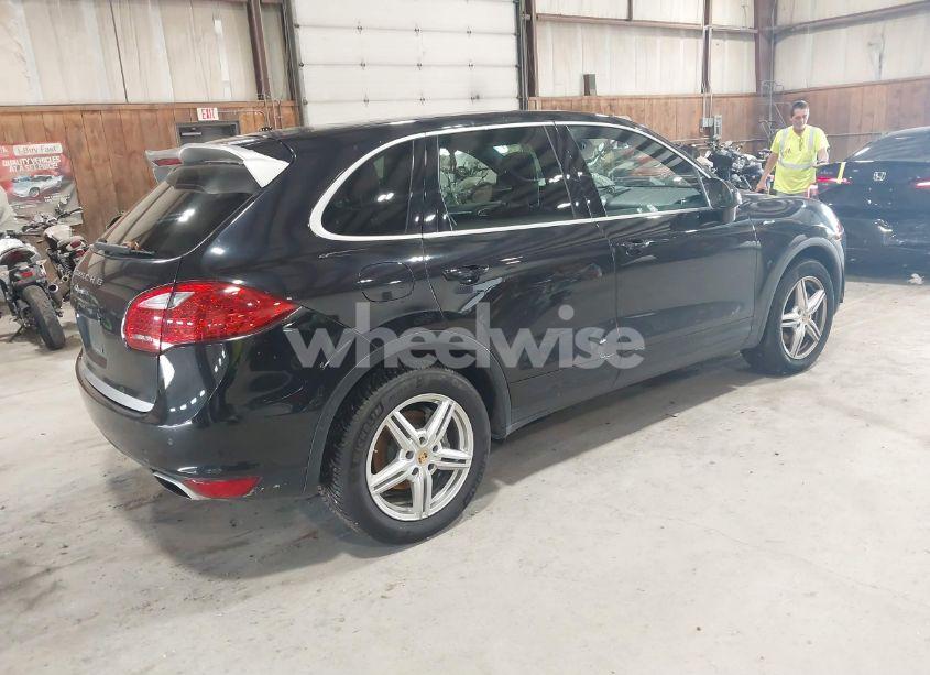 Photo 4 of 2014 Porsche Cayenne DIESEL/DIESEL PLATINUM EDITION (VIN WP1AF2A25ELA45518)