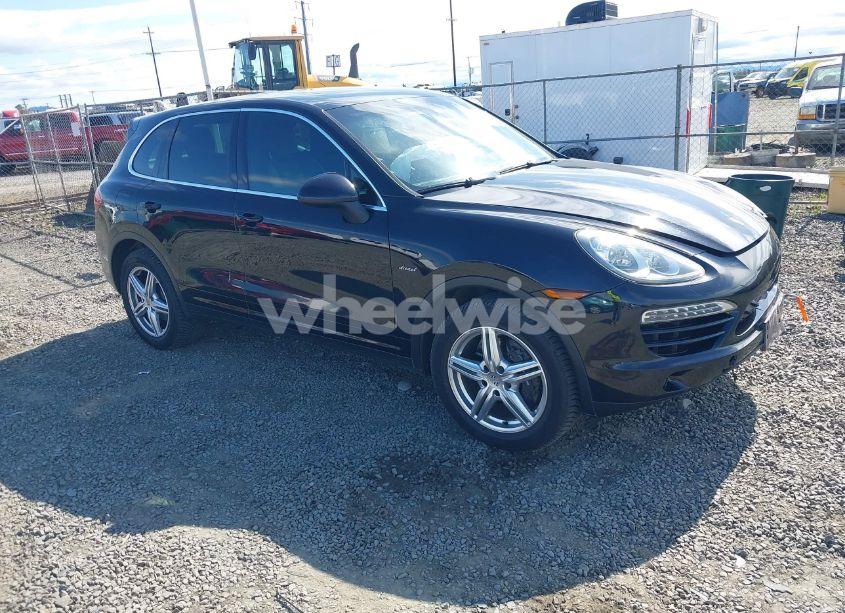 2013 Porsche Cayenne DIESEL (VIN WP1AF2A26DLA30573) main photo