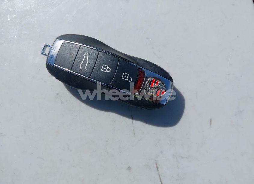 Photo 11 of 2013 Porsche Cayenne DIESEL (VIN WP1AF2A26DLA30573)