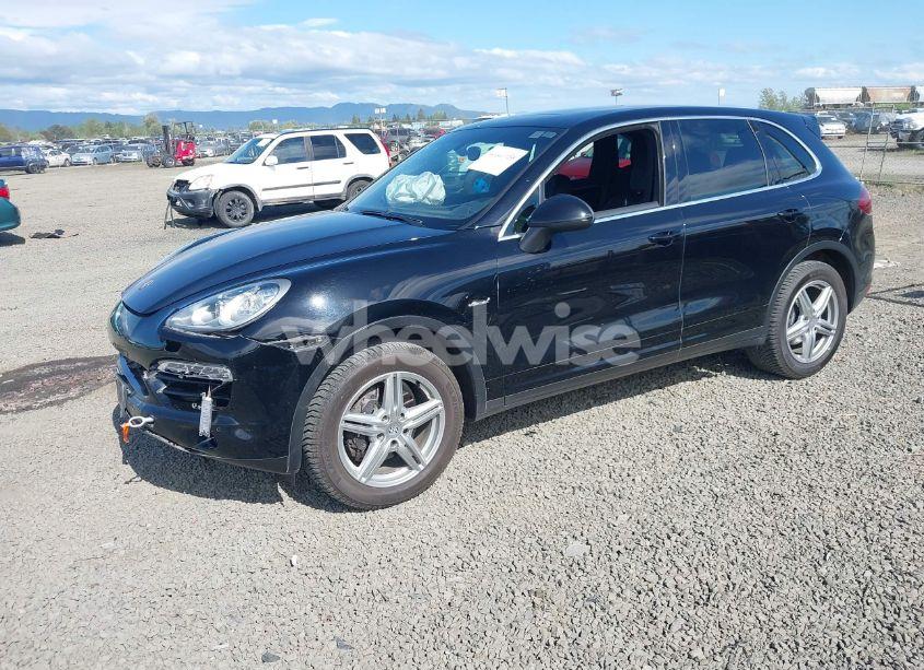 Photo 2 of 2013 Porsche Cayenne DIESEL (VIN WP1AF2A26DLA30573)