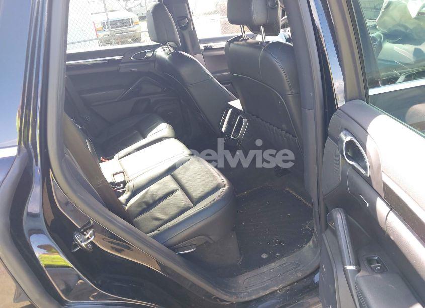 Photo 8 of 2013 Porsche Cayenne DIESEL (VIN WP1AF2A26DLA30573)