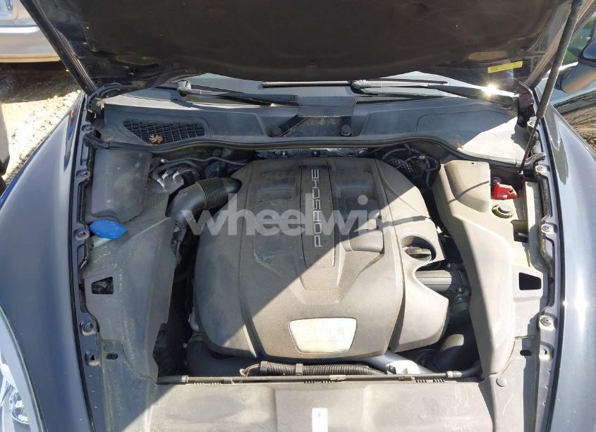 Photo 10 of 2013 Porsche Cayenne DIESEL (VIN WP1AF2A28DLA41638)