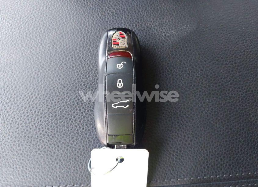 Photo 11 of 2013 Porsche Cayenne DIESEL (VIN WP1AF2A28DLA41638)