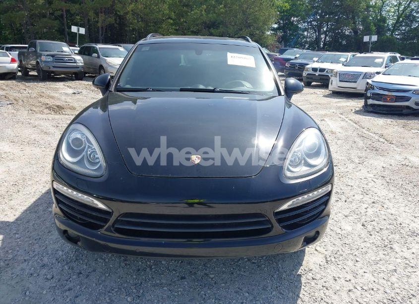 Photo 12 of 2013 Porsche Cayenne DIESEL (VIN WP1AF2A28DLA41638)