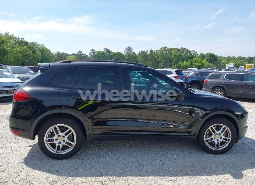Photo 13 of 2013 Porsche Cayenne DIESEL (VIN WP1AF2A28DLA41638)