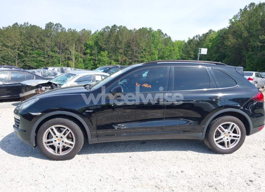 Photo 14 of 2013 Porsche Cayenne DIESEL (VIN WP1AF2A28DLA41638)
