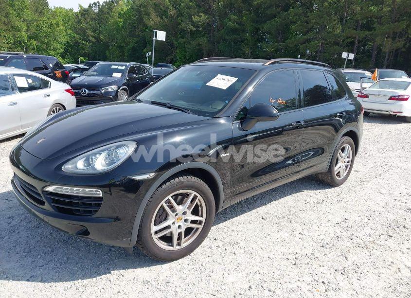 Photo 2 of 2013 Porsche Cayenne DIESEL (VIN WP1AF2A28DLA41638)