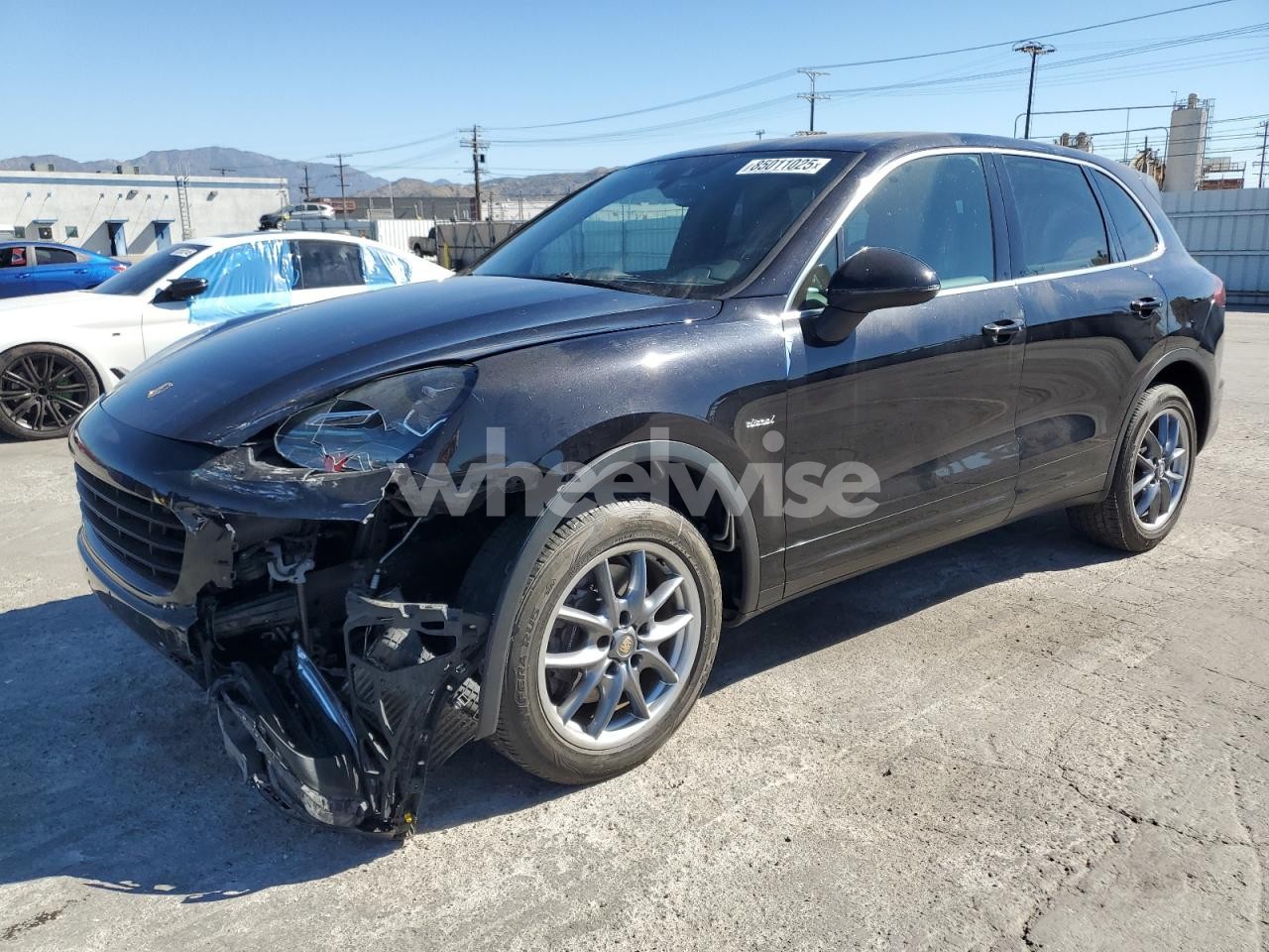 2015 PORSCHE CAYENNE N/A (VIN WP1AF2A2XFLA30711) main photo