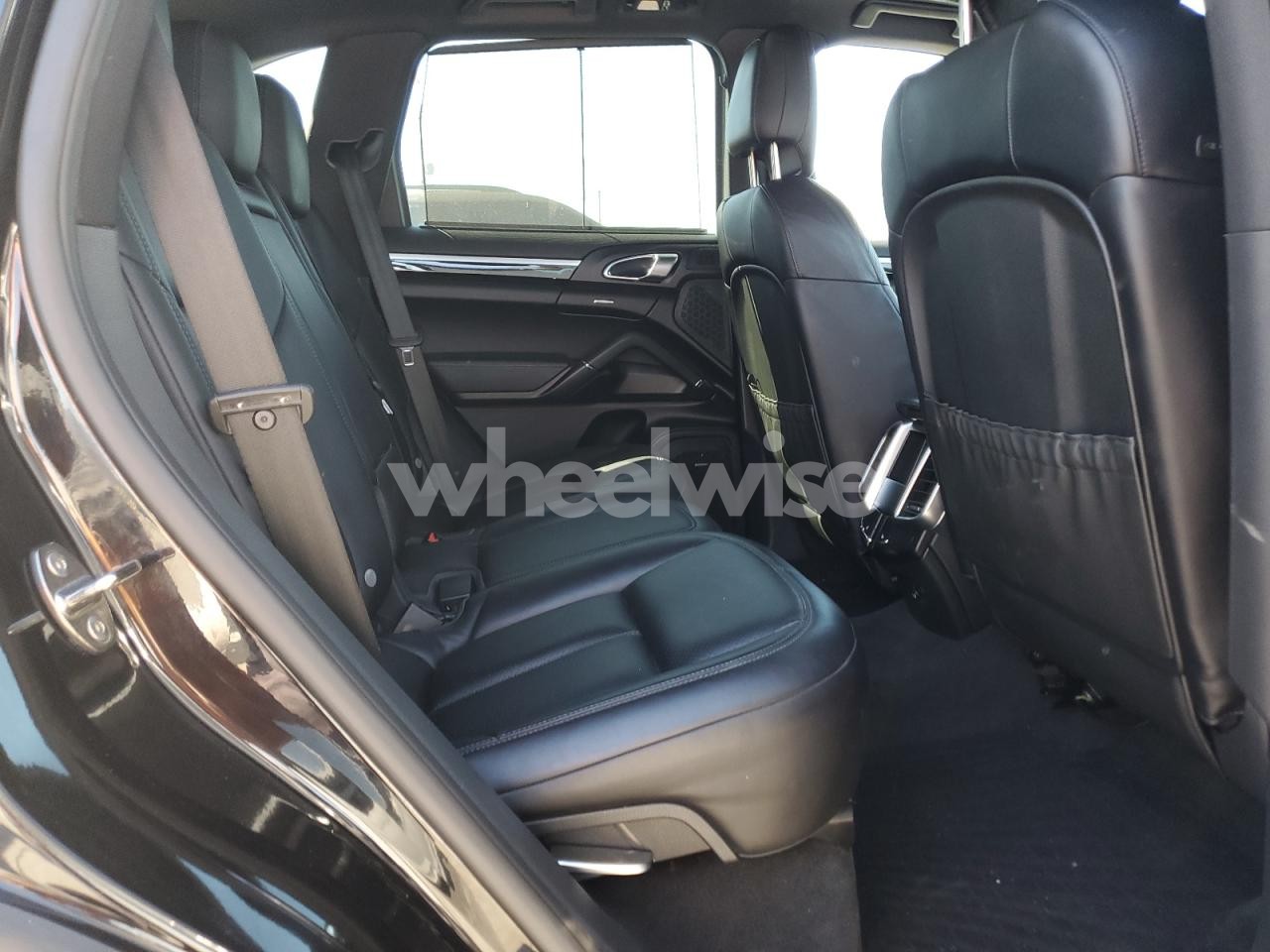 Photo 11 of 2015 PORSCHE CAYENNE N/A (VIN WP1AF2A2XFLA30711)