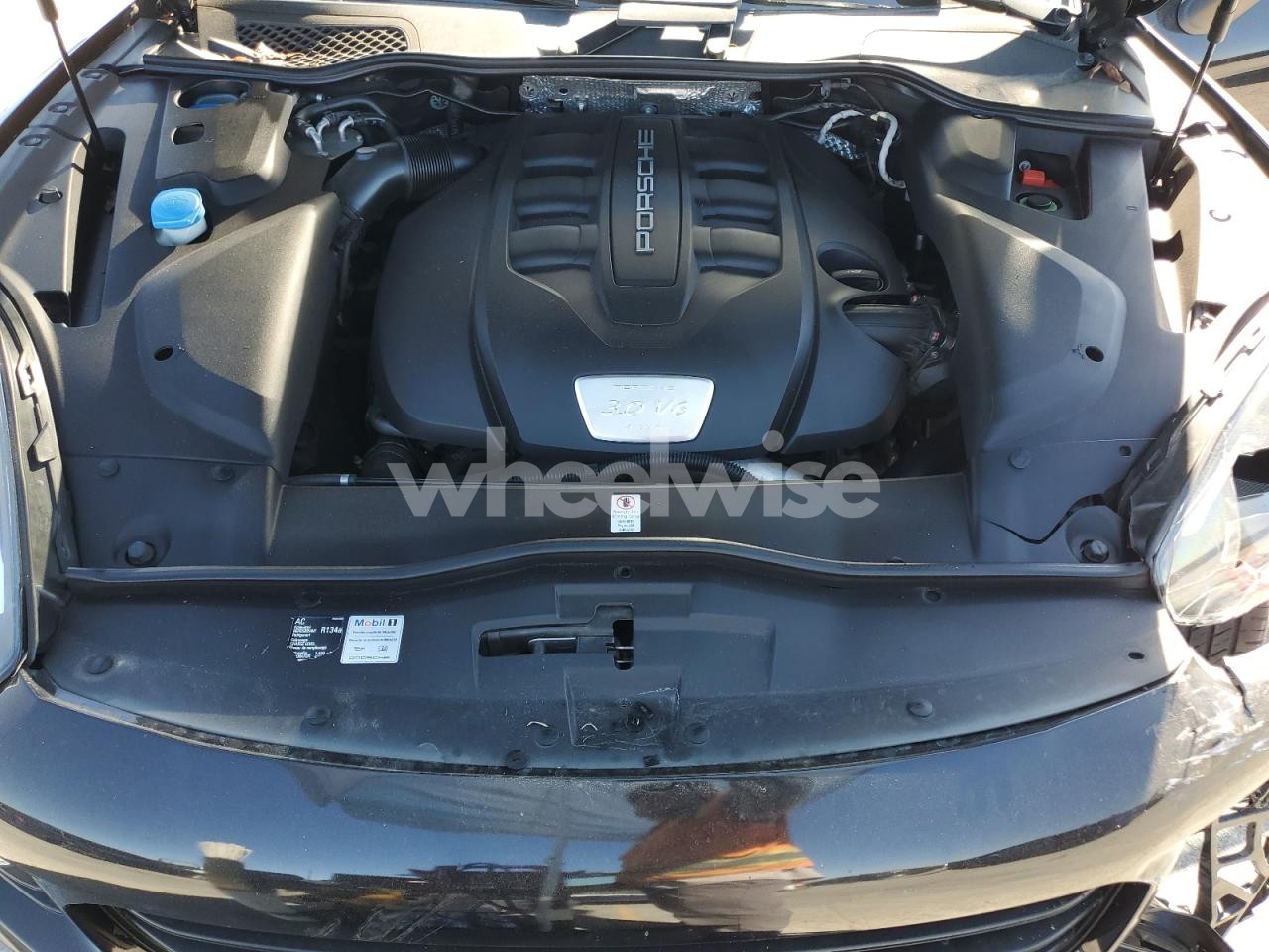 Photo 12 of 2015 PORSCHE CAYENNE N/A (VIN WP1AF2A2XFLA30711)