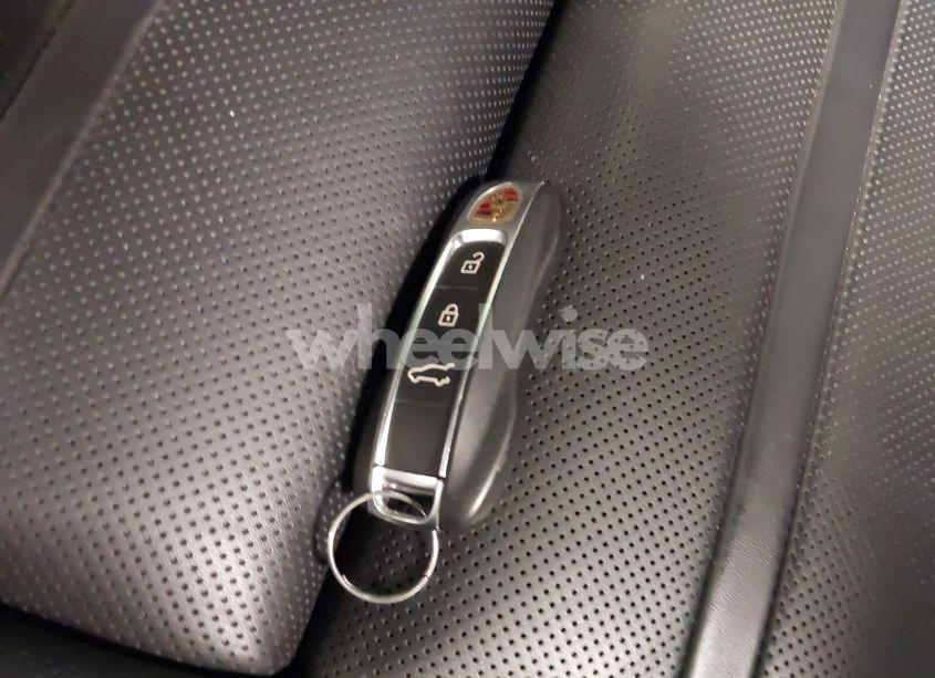 Photo 11 of 2019 Porsche Cayenne TURBO (VIN WP1AF2AY1KDA80762)
