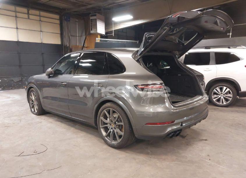 Photo 3 of 2019 Porsche Cayenne TURBO (VIN WP1AF2AY1KDA80762)