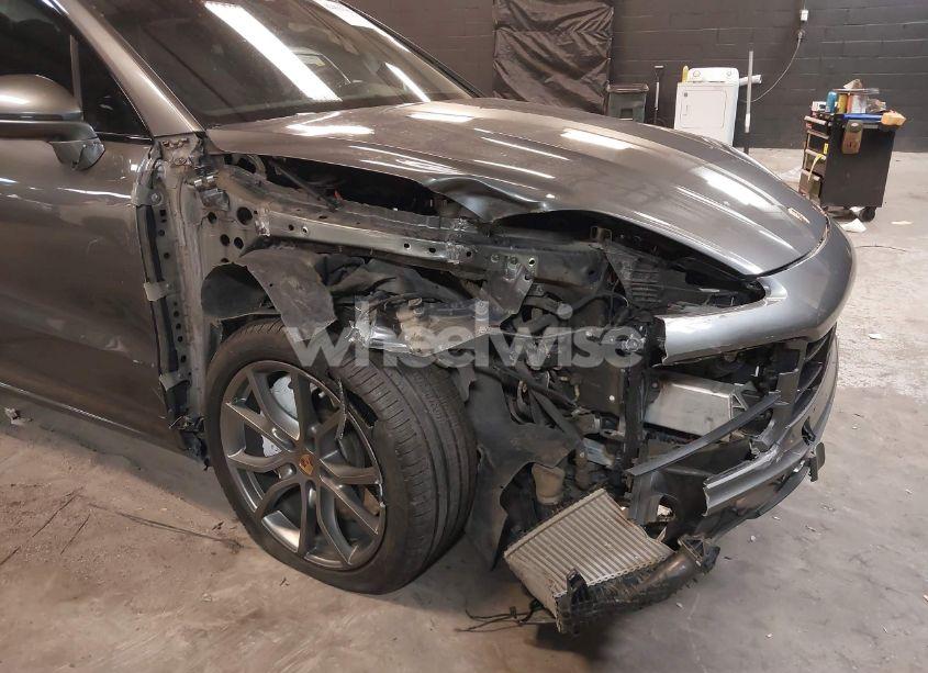 Photo 6 of 2019 Porsche Cayenne TURBO (VIN WP1AF2AY1KDA80762)