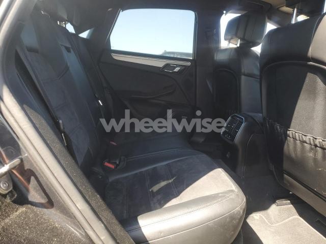 Photo 12 of 2018 PORSCHE MACAN GTS N/A (VIN WP1AG2A53JLB60233)