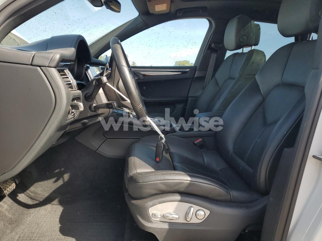 Photo 7 of 2023 PORSCHE MACAN S (VIN WP1AG2A57PLB36848)