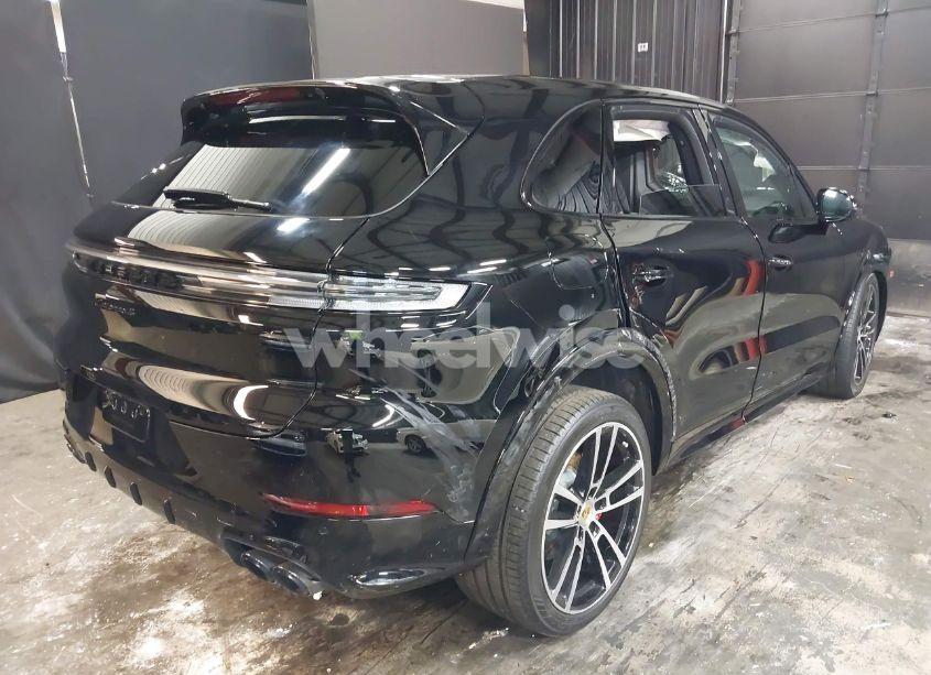 Photo 4 of 2024 Porsche Cayenne S (VIN WP1AL2AY3RDA32831)