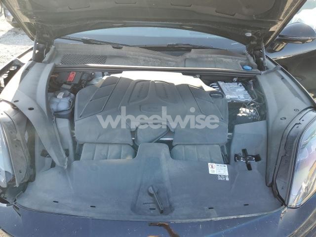 Photo 2 of 2024 PORSCHE CAYENNE COUPE N/A (VIN WP1BA2AY6RDA53389)