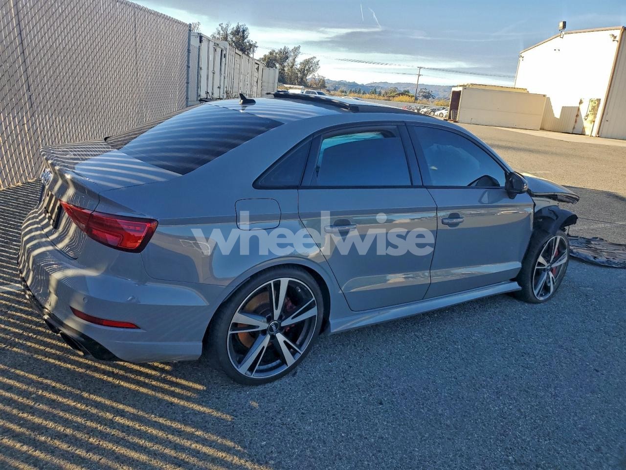 Photo 3 of 2019 AUDI RS3 (VIN WUABWGFF3KA906302)