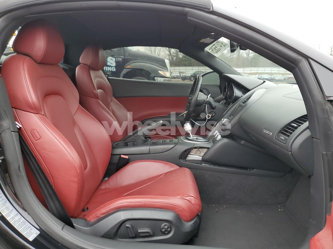 Photo 10 of 2012 AUDI R8 5.2 QUATTRO (VIN WUATNAFG1CN001287)