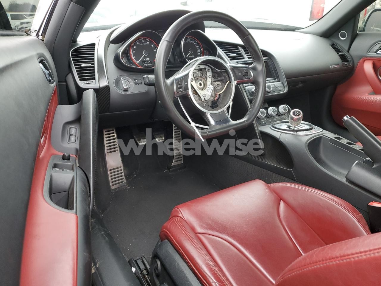 Photo 8 of 2012 AUDI R8 5.2 QUATTRO (VIN WUATNAFG1CN001287)