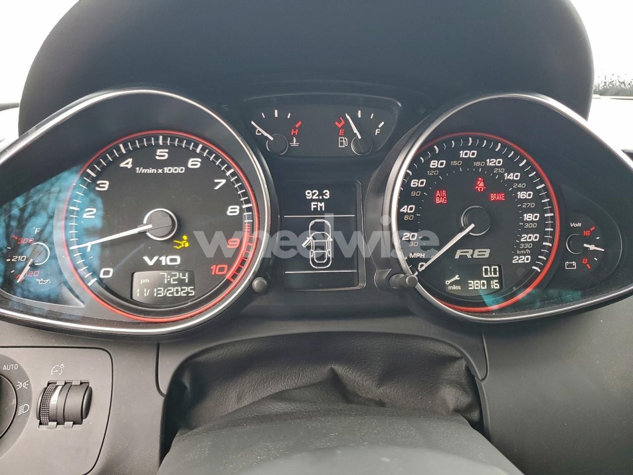 Photo 9 of 2012 AUDI R8 5.2 QUATTRO (VIN WUATNAFG1CN001287)