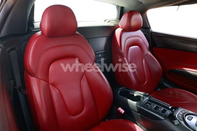 Photo 6 of 2011 AUDI R8 5.2 QUATTRO (VIN WUAVNAFGXBN000629)