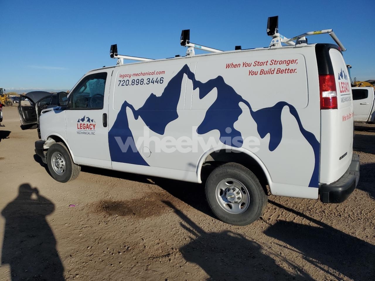 Photo 2 of 2023 CHEVROLET EXPRESS UTILITY / SERVICE VAN (VIN WV1ZZZ2HZDH002825)