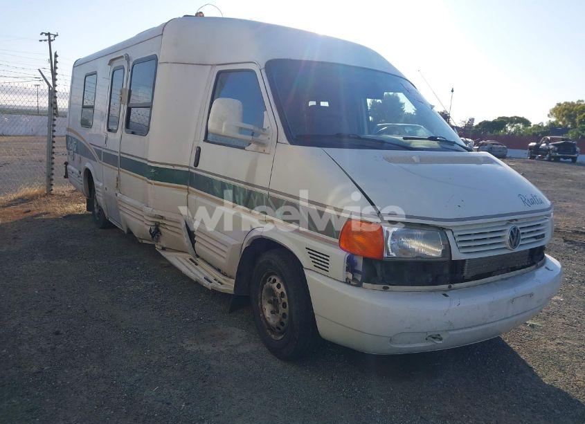 1998 Volkswagen Eurovan (VIN WV3AH8708VH145357) main photo