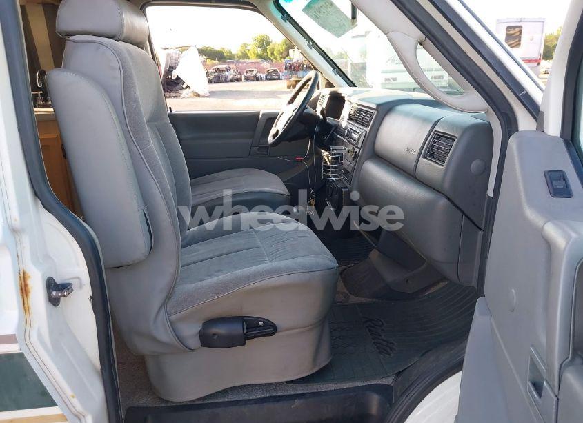 Photo 6 of 1998 Volkswagen Eurovan (VIN WV3AH8708VH145357)