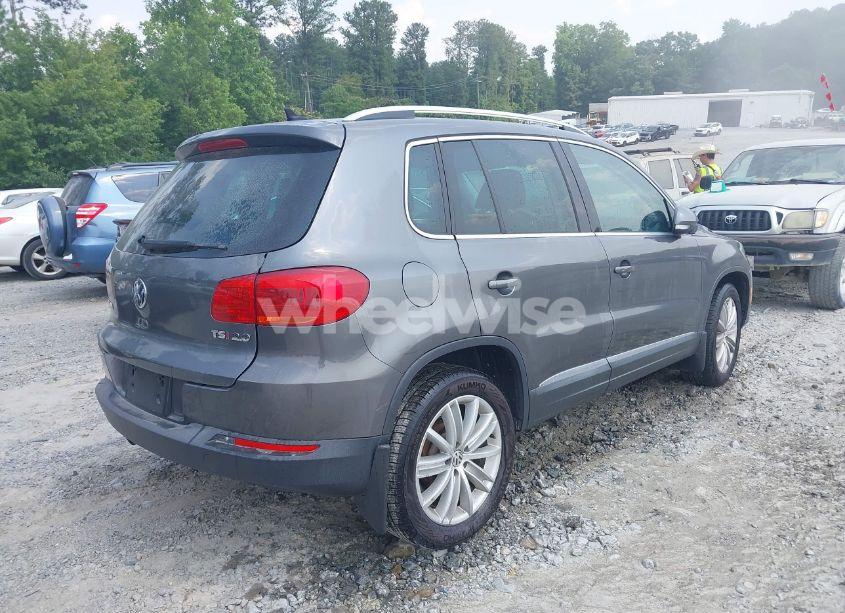 Photo 4 of 2014 Volkswagen Tiguan SEL (VIN WVGAV3AX0EW576108)