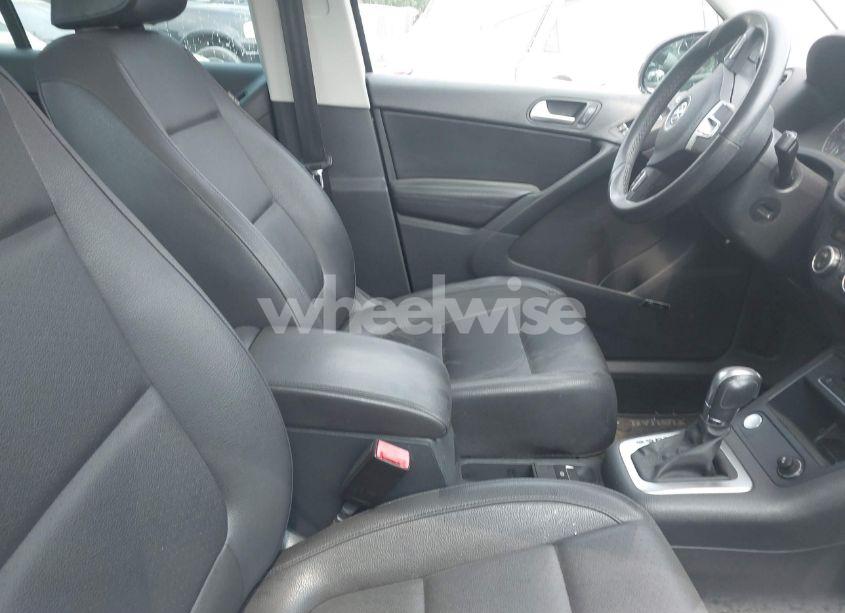 Photo 5 of 2014 Volkswagen Tiguan SEL (VIN WVGAV3AX0EW576108)
