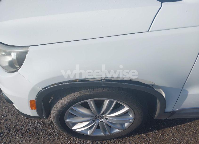 Photo 6 of 2014 Volkswagen Tiguan SE (VIN WVGAV3AX0EW598528)