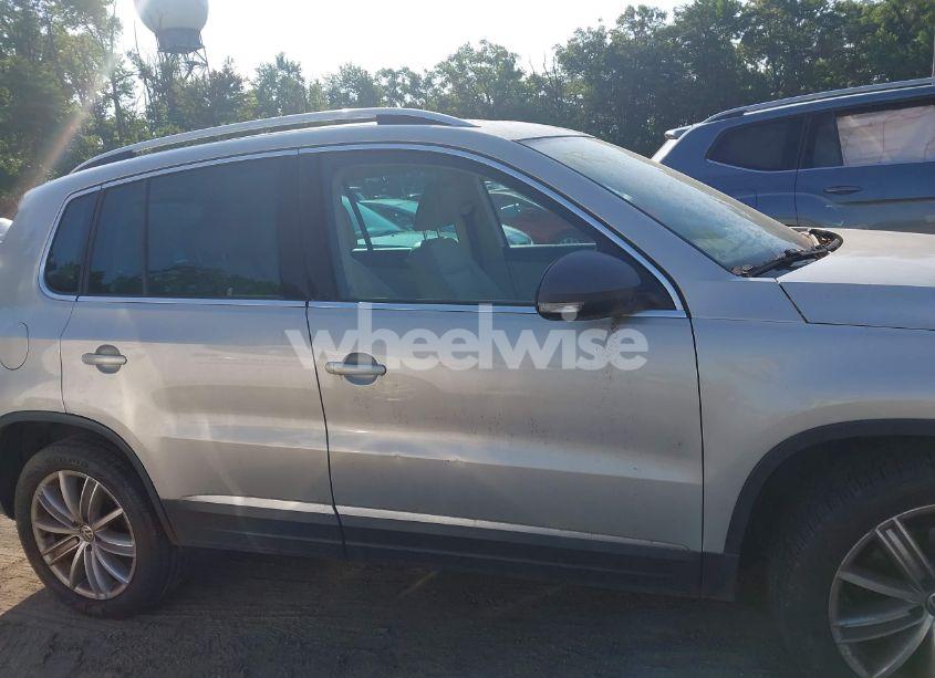 Photo 13 of 2014 Volkswagen Tiguan SEL (VIN WVGAV3AX2EW554773)