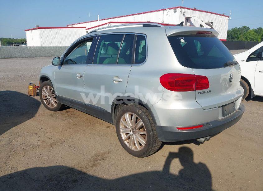 Photo 3 of 2014 Volkswagen Tiguan SEL (VIN WVGAV3AX2EW554773)