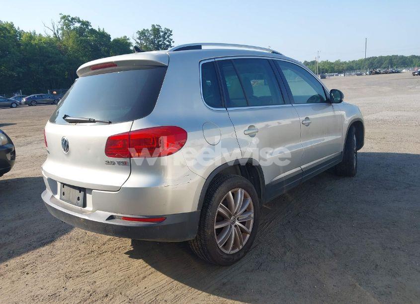 Photo 4 of 2014 Volkswagen Tiguan SEL (VIN WVGAV3AX2EW554773)