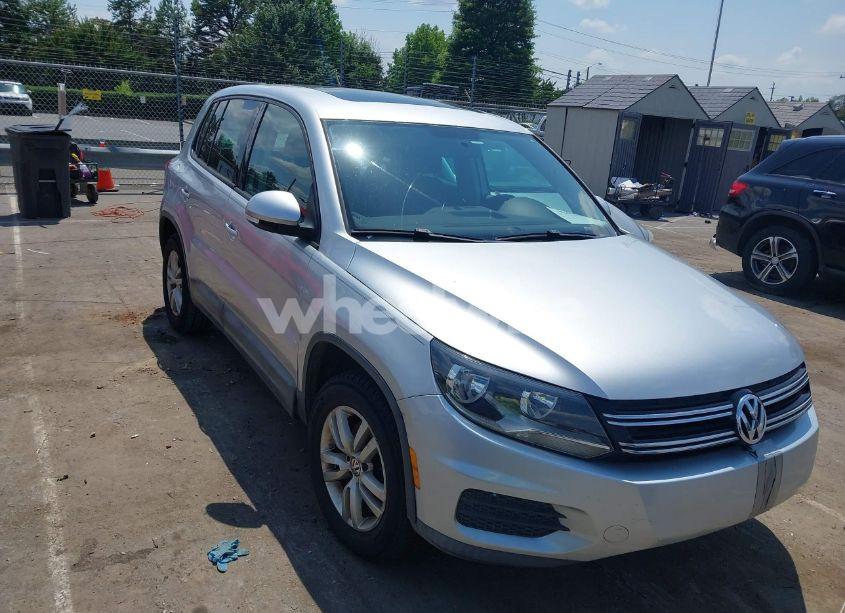 2013 Volkswagen Tiguan S (VIN WVGAV3AX4DW579821) main photo