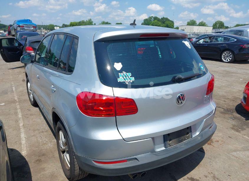 Photo 3 of 2013 Volkswagen Tiguan S (VIN WVGAV3AX4DW579821)