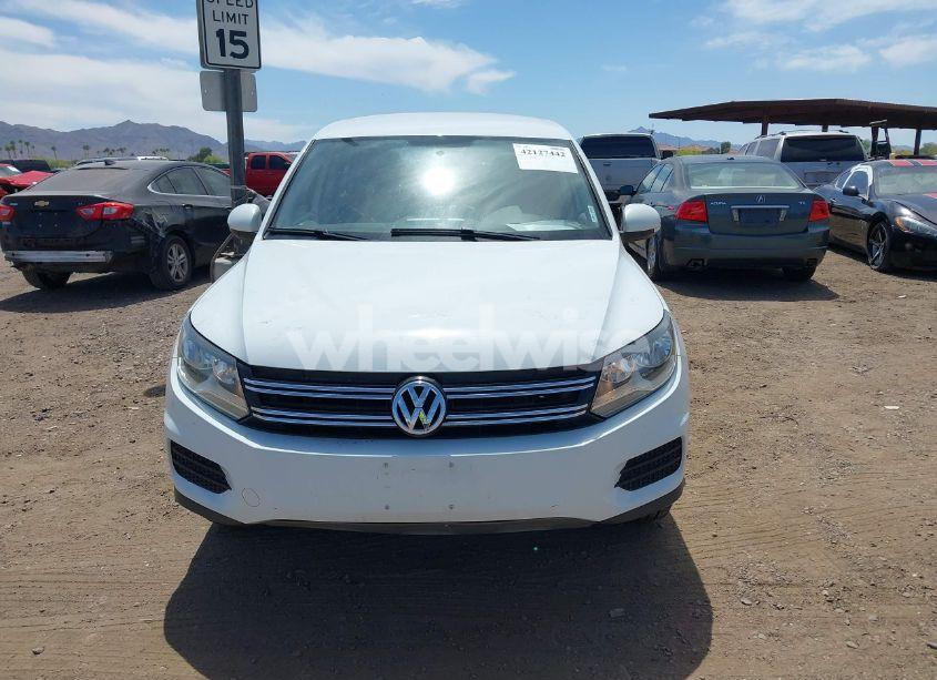 Photo 12 of 2014 Volkswagen Tiguan S (VIN WVGAV3AX5EW580879)